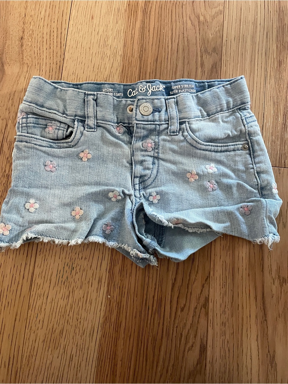 Cat & Jack floral embroidered shorts - 4T